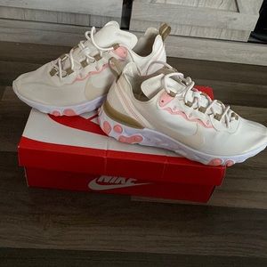 Size 10 Nike react sneaker